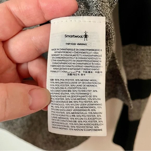 Smartwool Women's Edgewood V-Neck Sweater Black and Grey Size Small - Picture 8 of 9